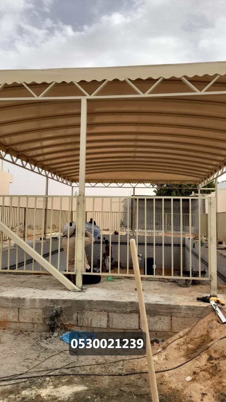 مظلات مسابح